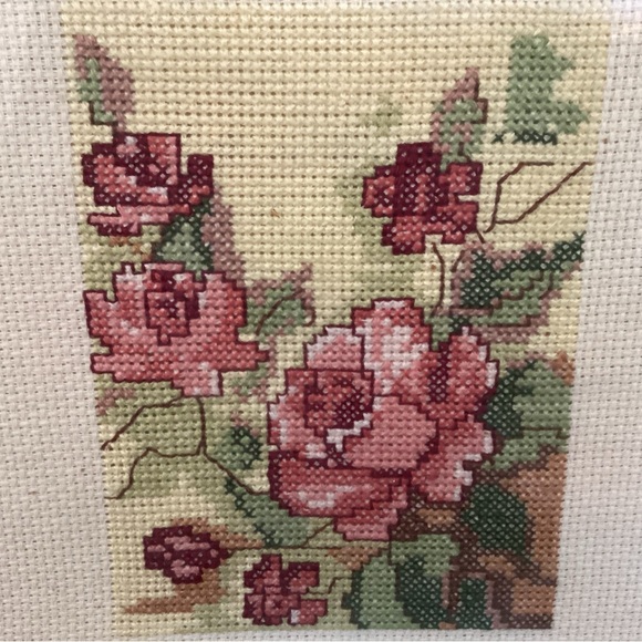 Vintage Framed Cross-stitch Embroidery Roses - Picture 3 of 5